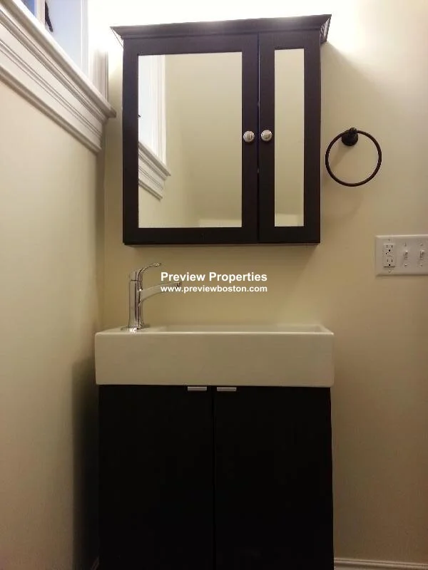3 bed, 3 bath apartment for rent at 84 Linden St Unit 2P, Allston — photo 5 of 14