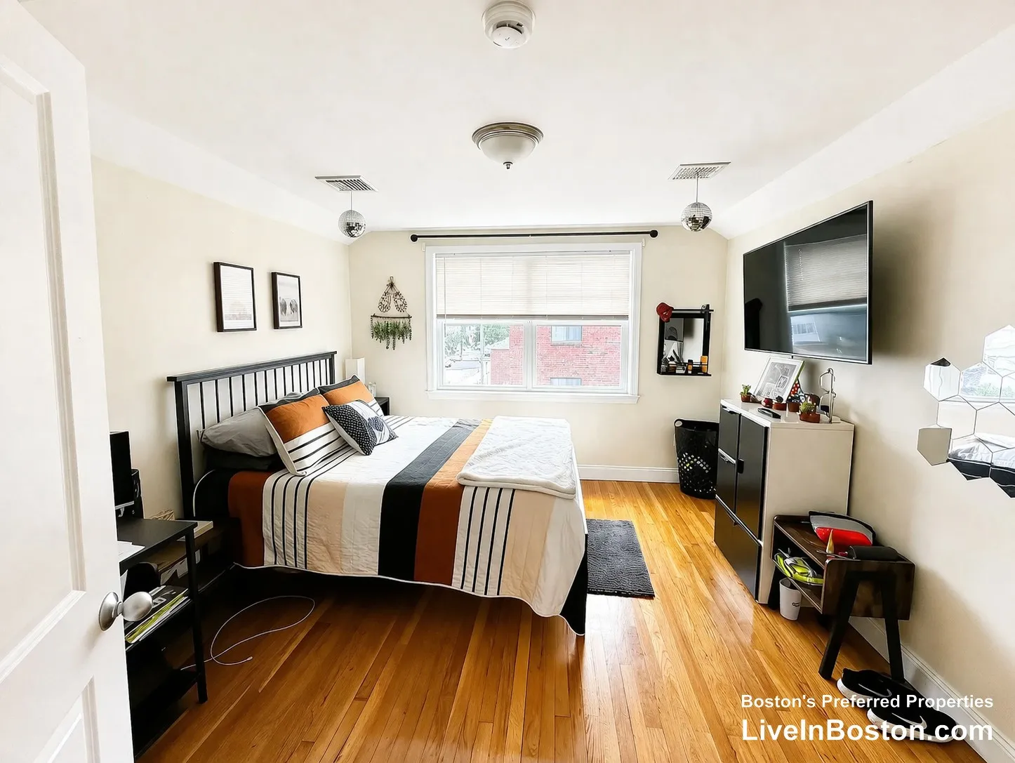 6 bed, 3 bath apartment for rent at 84 Litchfield St Unit 84, Brighton — photo 6 of 8