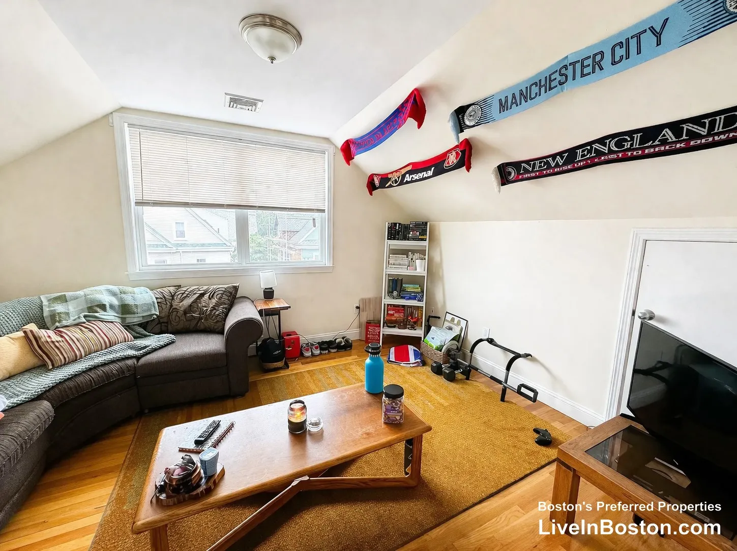 6 bed, 3 bath apartment for rent at 84 Litchfield St Unit 84, Brighton — photo 4 of 8