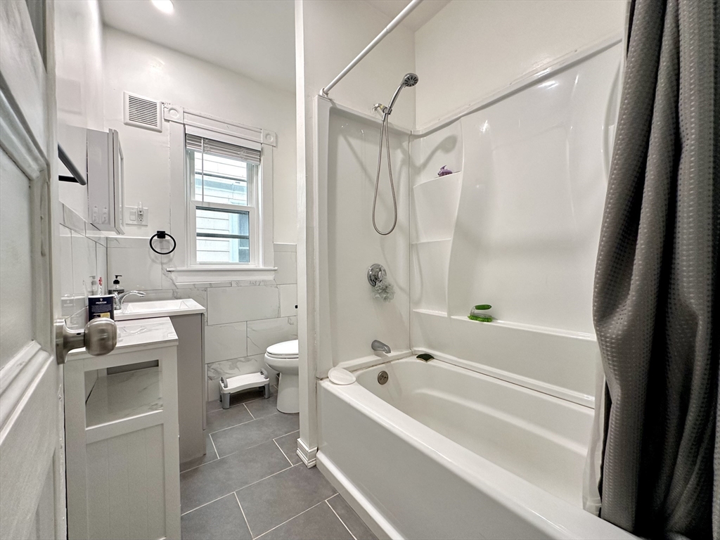 2 bed, 1 bath apartment for rent at 84 Lonsdale St Unit 1, Dorchester — photo 12 of 17