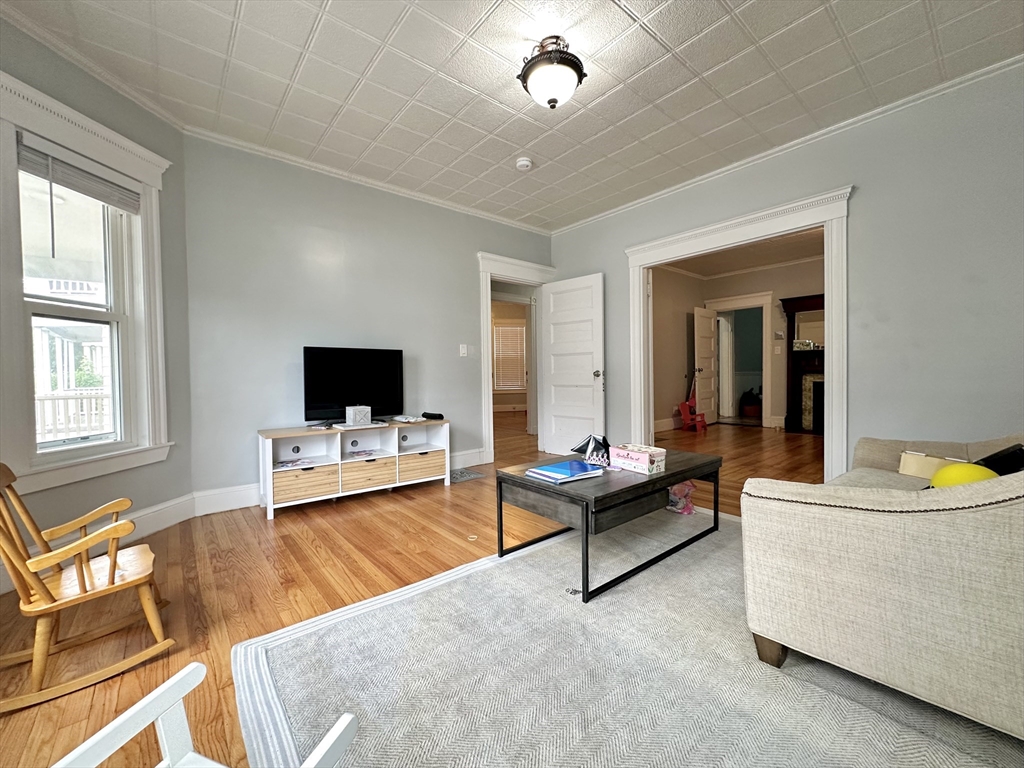 2 bed, 1 bath apartment for rent at 84 Lonsdale St Unit 1, Dorchester — photo 3 of 17