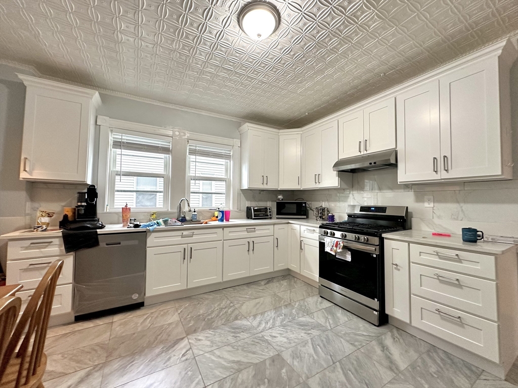 2 bed, 1 bath apartment for rent at 84 Lonsdale St Unit 1, Dorchester — photo 8 of 17