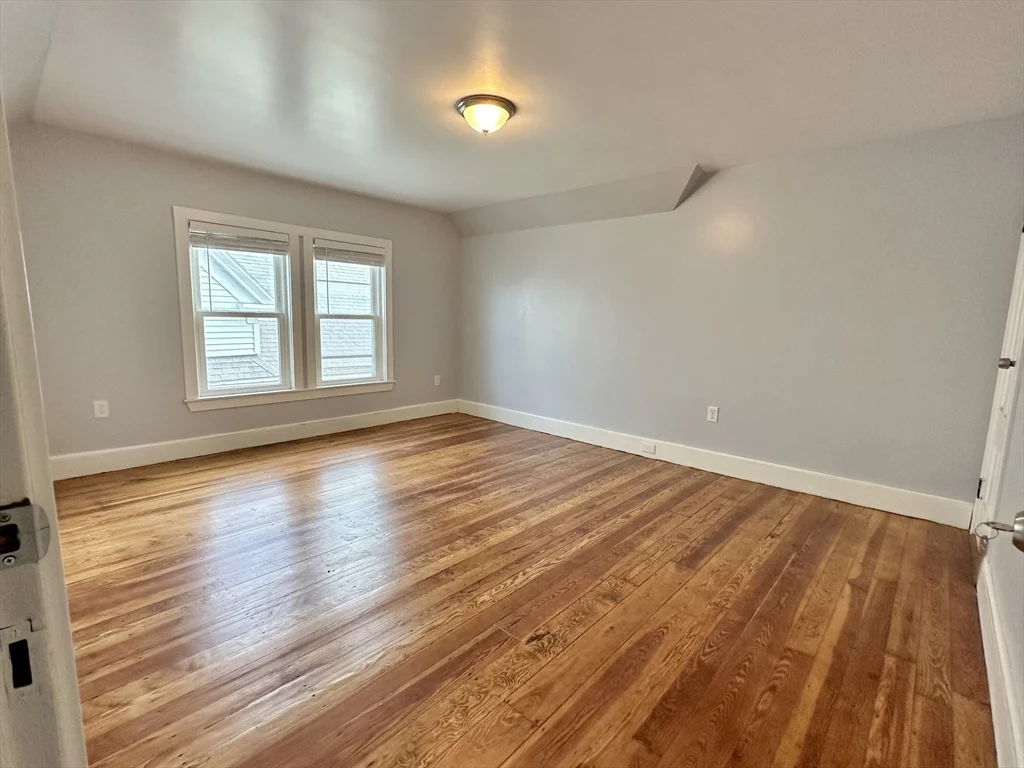 4 bed, 1 bath apartment for rent at 84 Lonsdale St Unit 2, Dorchester — photo 12 of 18