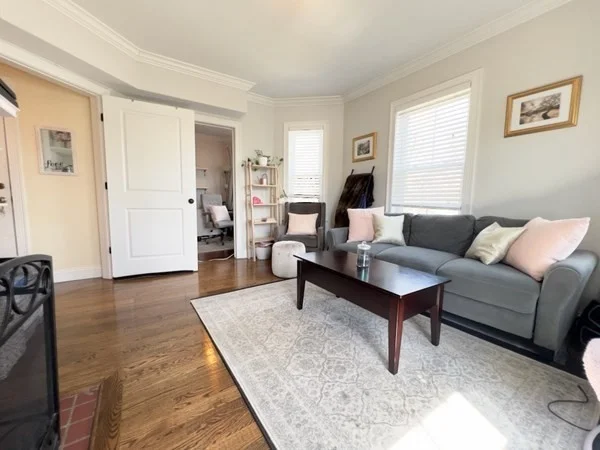 3 bed, 1 bath apartment for rent at 84 Maple St Unit 2, West Roxbury — photo 3 of 19