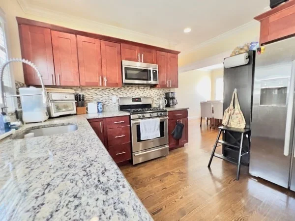 3 bed, 1 bath apartment for rent at 84 Maple St Unit 2, West Roxbury — photo 16 of 19