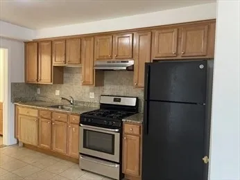 2 bed, 1 bath apartment for rent at 84 Maverick Unit 2, East Boston