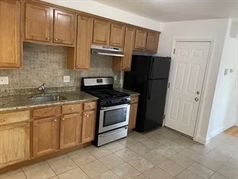 2 bed, 1 bath apartment for rent at 84 Maverick Unit 2a, East Boston — photo 2 of 8