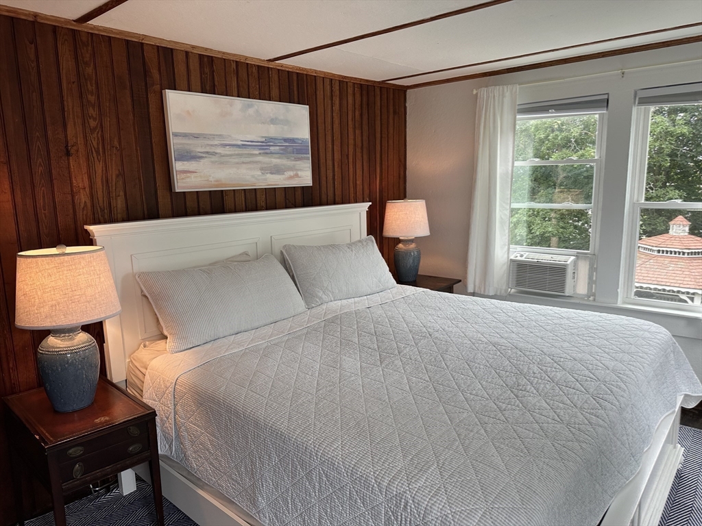 4 bed, 1 bath apartment for rent at 84 Mayflower Rd, Sagamore Beach — photo 11 of 23