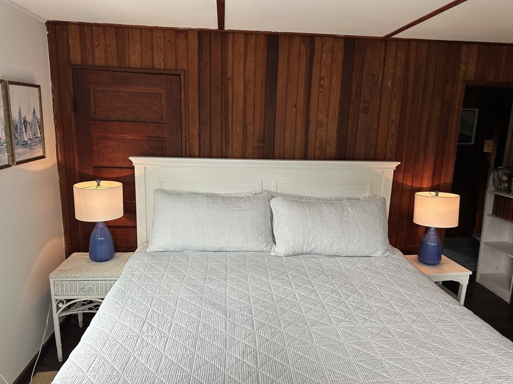4 bed, 1 bath apartment for rent at 84 Mayflower Rd, Sagamore Beach — photo 14 of 23