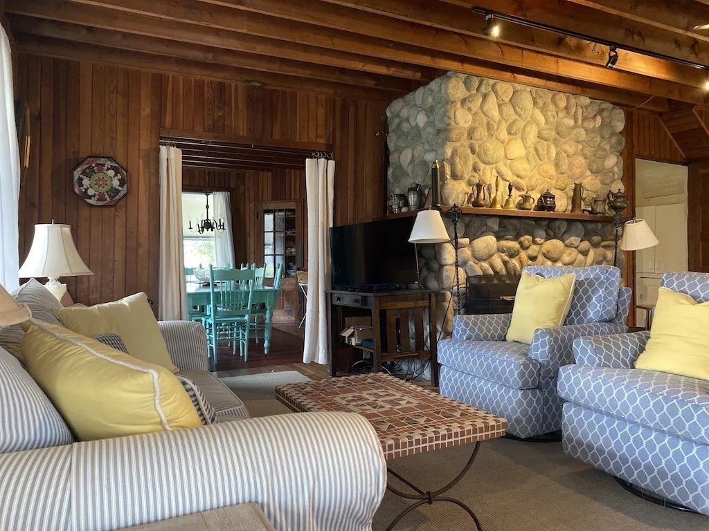 4 bed, 1 bath apartment for rent at 84 Mayflower Rd, Sagamore Beach — photo 5 of 23