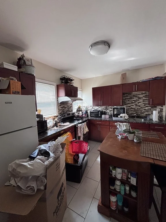 2 bed, 1 bath apartment for rent at 84 Mt Vernon Unit 1, Dorchester — photo 2 of 10