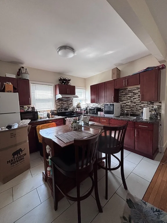2 bed, 1 bath apartment for rent at 84 Mt Vernon Unit 1, Dorchester — photo 4 of 10