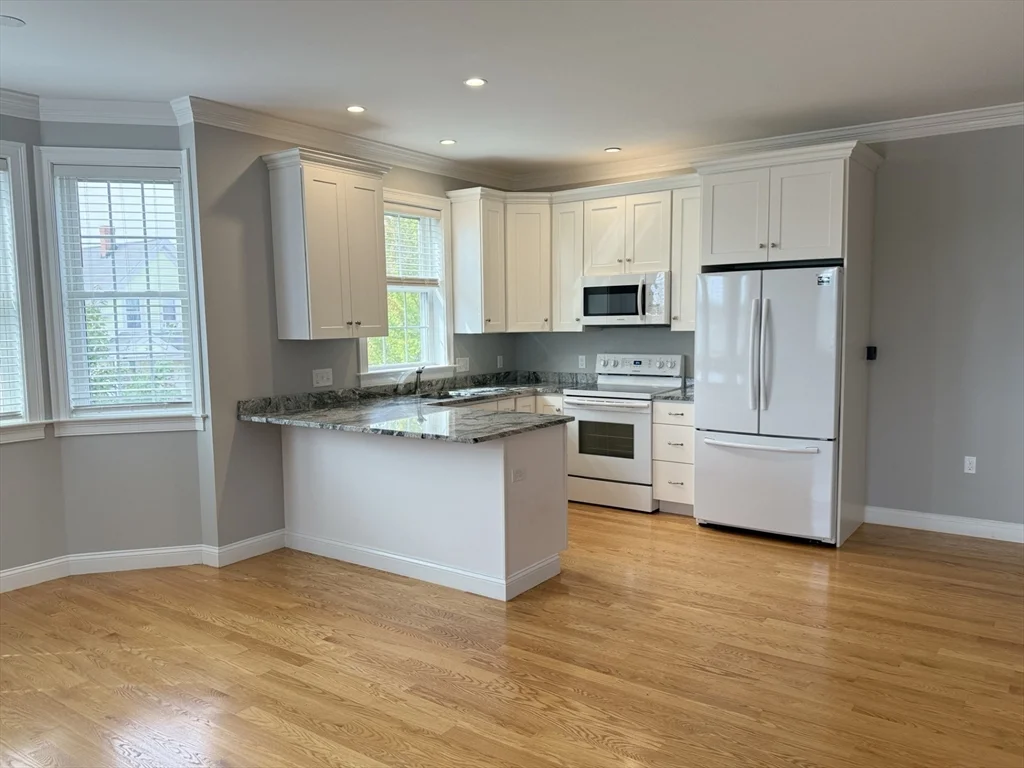2 bed, 1 bath apartment for rent at 84 Pearl St Unit 1, Five Corners — photo 2 of 20