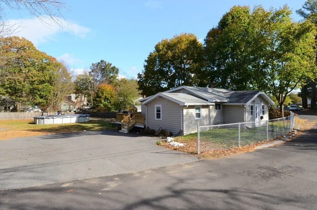 2 bed, 1 bath apartment for rent at 84 Perry St, Weymouth