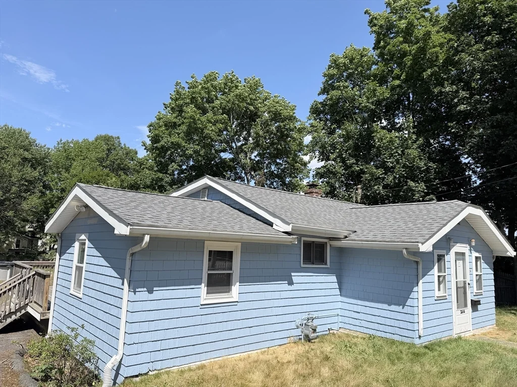 2 bed, 1 bath apartment for rent at 84 Perry St, Weymouth — photo 3 of 16