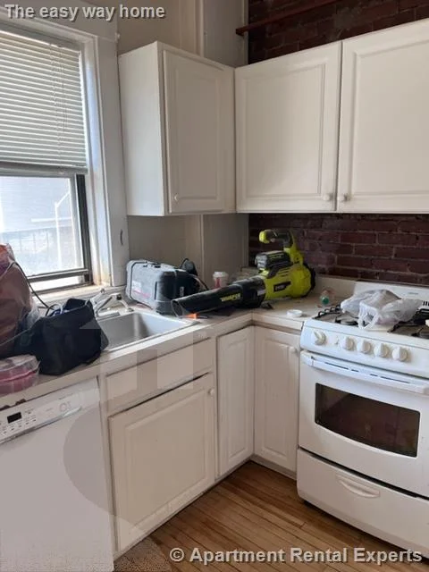 2 bed, 1 bath apartment for rent at 84 Prescott St Unit 32, Harvard Square — photo 1 of 11
