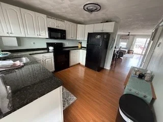 3 bed, 2 bath apartment for rent at 84 Railroad Ave Unit B, Salisbury — photo 3 of 17