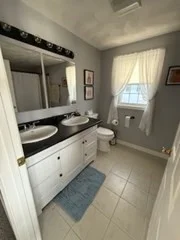 3 bed, 2 bath apartment for rent at 84 Railroad Ave Unit B, Salisbury — photo 14 of 19