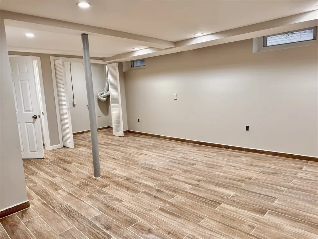 2 bed, 1 bath apartment for rent at 84 Reed St Unit 84, West Side — photo 16 of 20