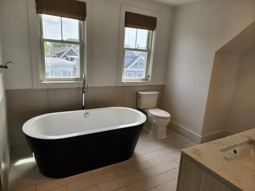 3 bed, 2 bath apartment for rent at 84 Romsey St Unit 3, Dorchester — photo 14 of 20