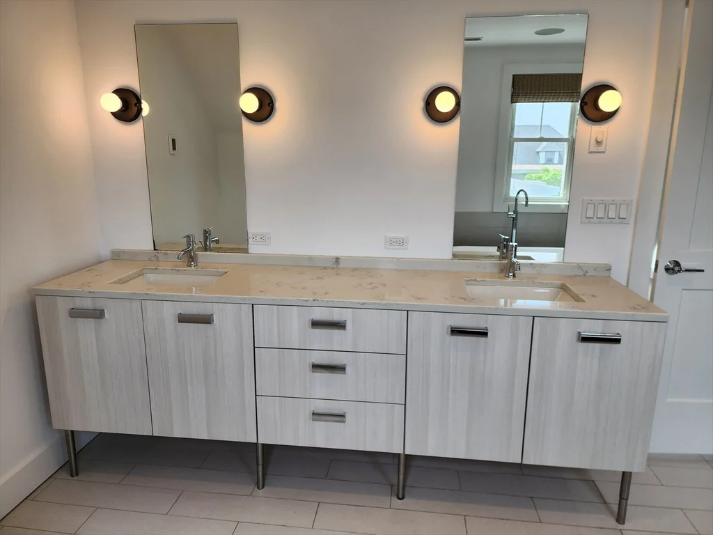 3 bed, 2 bath apartment for rent at 84 Romsey St Unit 3, Dorchester — photo 13 of 20