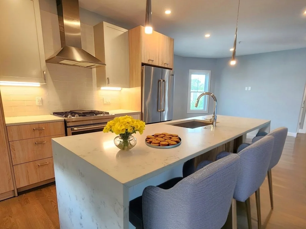 3 bed, 2 bath apartment for rent at 84 Romsey St Unit 3, Dorchester — photo 1 of 20