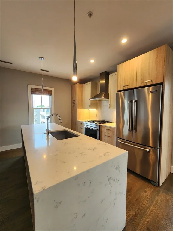 3 bed, 2 bath apartment for rent at 84 Romsey St Unit 3, Dorchester — photo 3 of 20