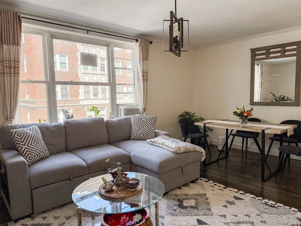 2 bed, 1 bath apartment for rent at 84 Strathmore Rd Unit 4, Brighton — photo 7 of 14