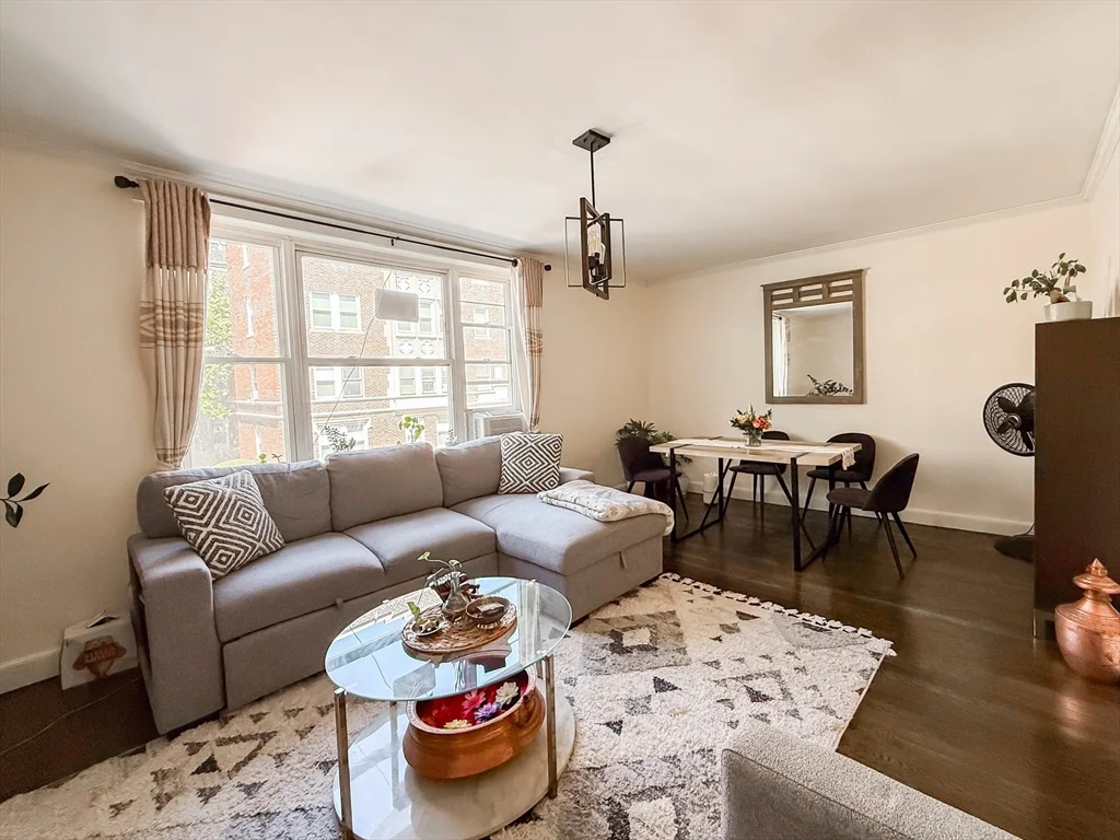 2 bed, 1 bath apartment for rent at 84 Strathmore Rd Unit 4, Brighton — photo 6 of 14