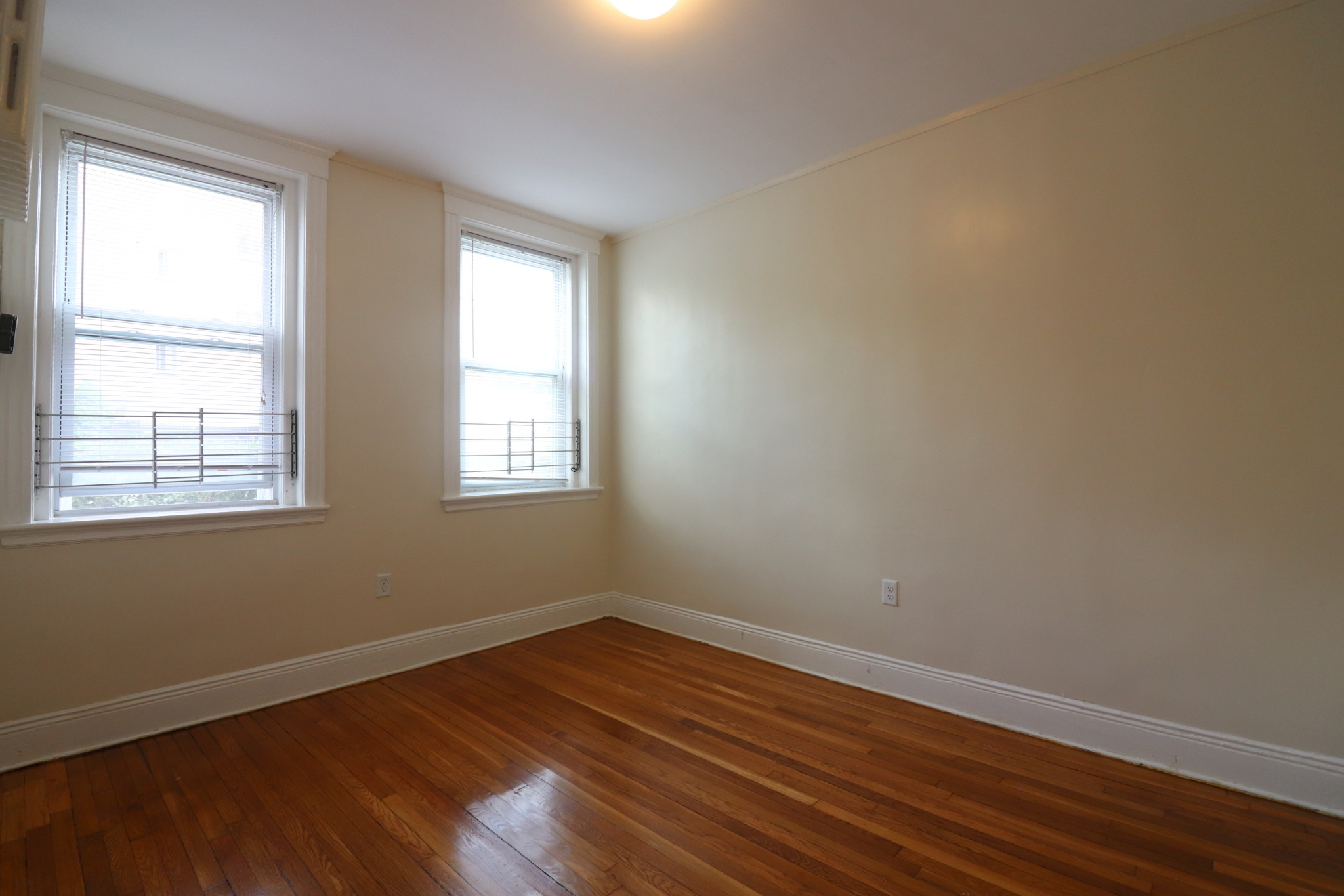 1.5 bed, 1 bath apartment for rent at 84 Sutherland Rd Unit 1, Brighton — photo 20 of 24