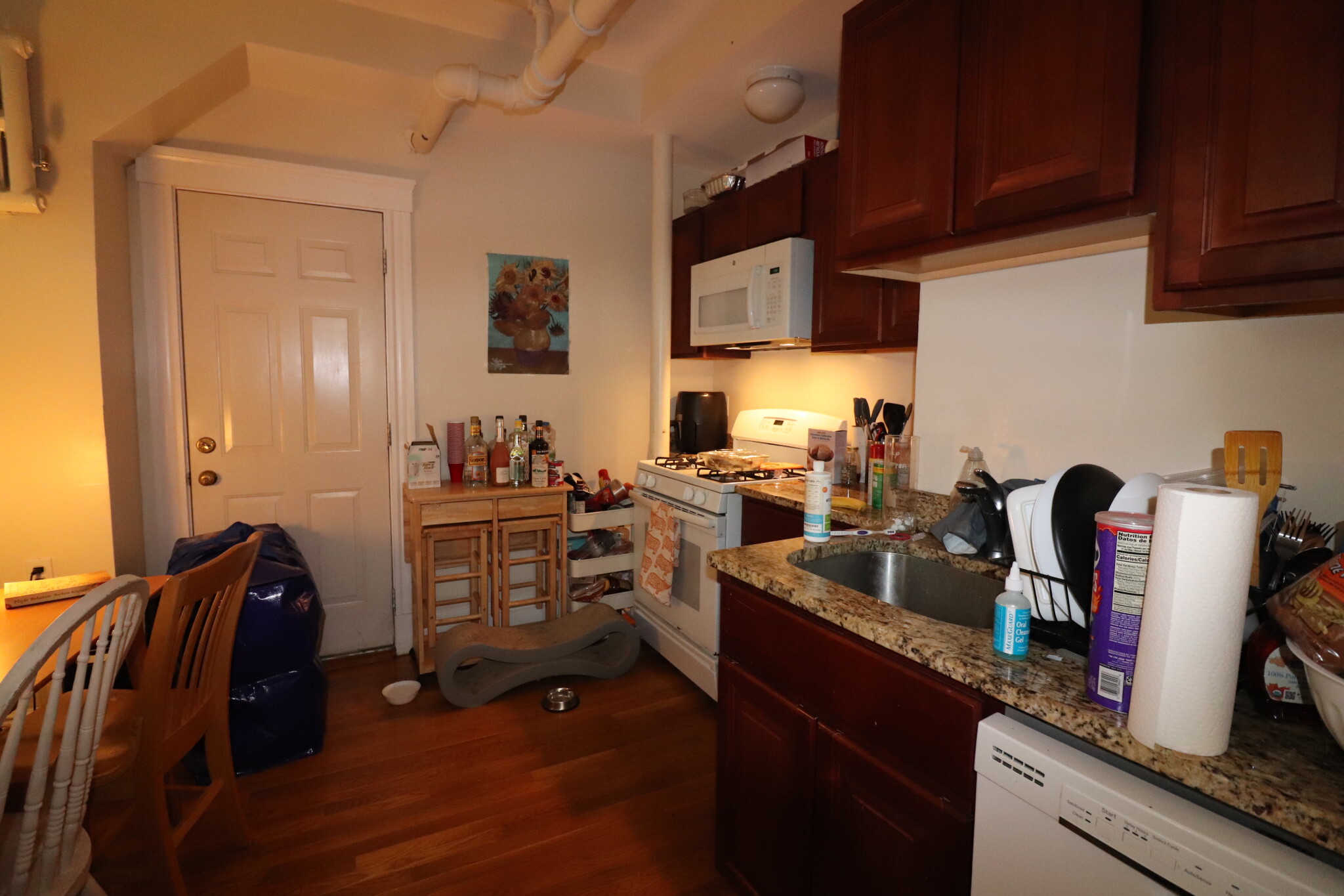 1.5 bed, 1 bath apartment for rent at 84 Sutherland Rd Unit 1, Brighton — photo 5 of 24