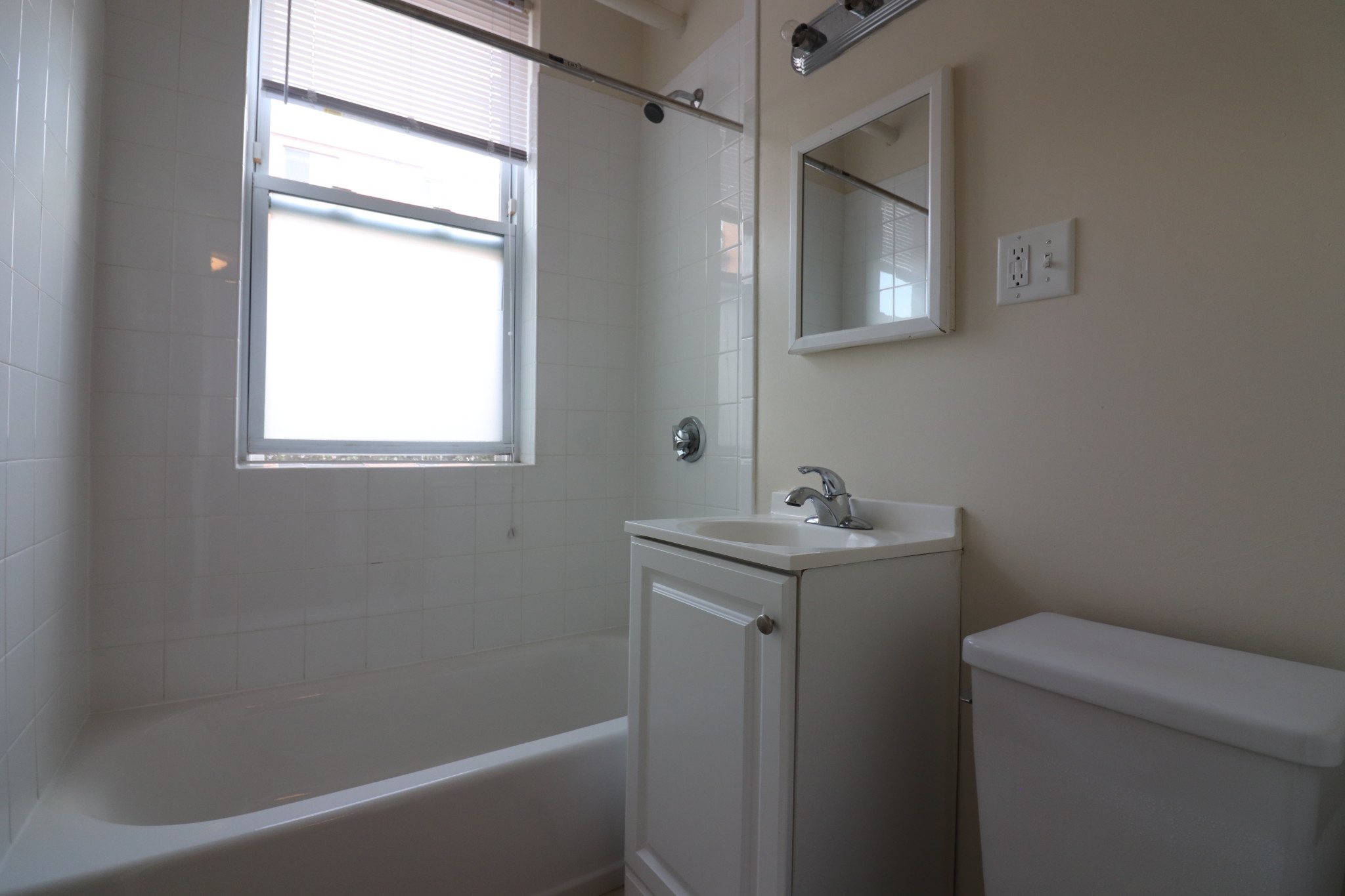 1.5 bed, 1 bath apartment for rent at 84 Sutherland Rd Unit 1, Brighton — photo 22 of 24