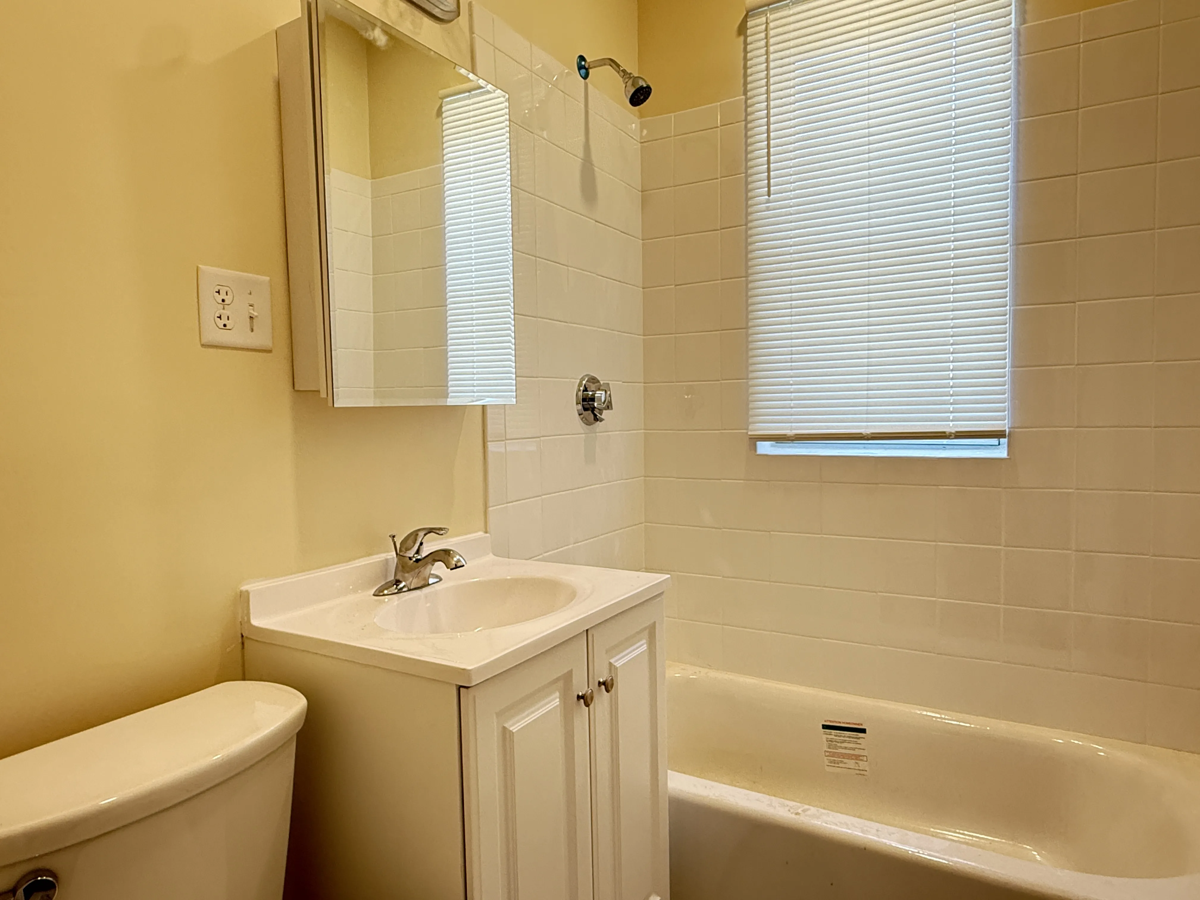 2 bed, 1 bath apartment for rent at 84 Sutherland Rd Unit 13, Brighton — photo 6 of 11