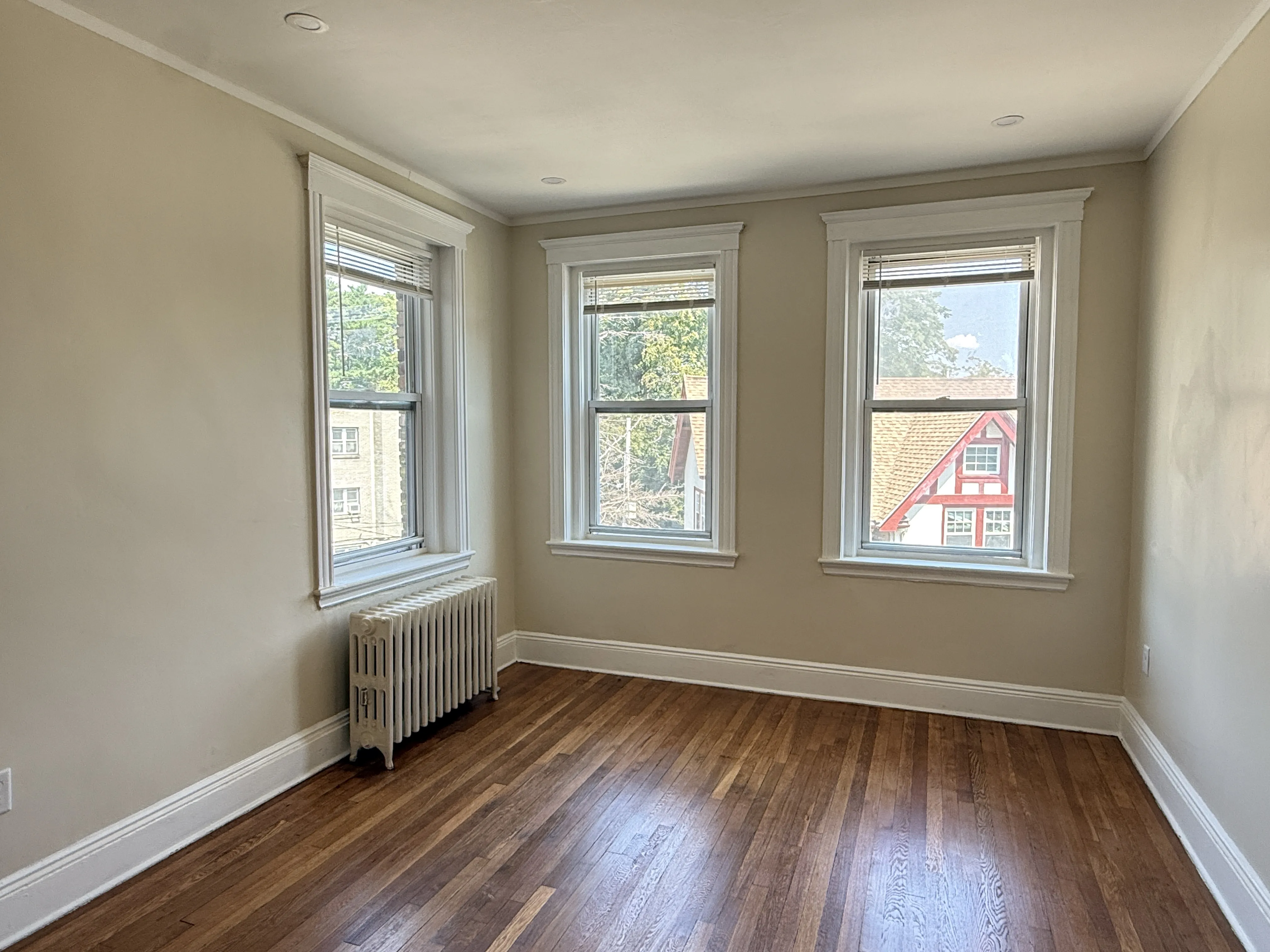 2 bed, 1 bath apartment for rent at 84 Sutherland Rd Unit 13, Brighton