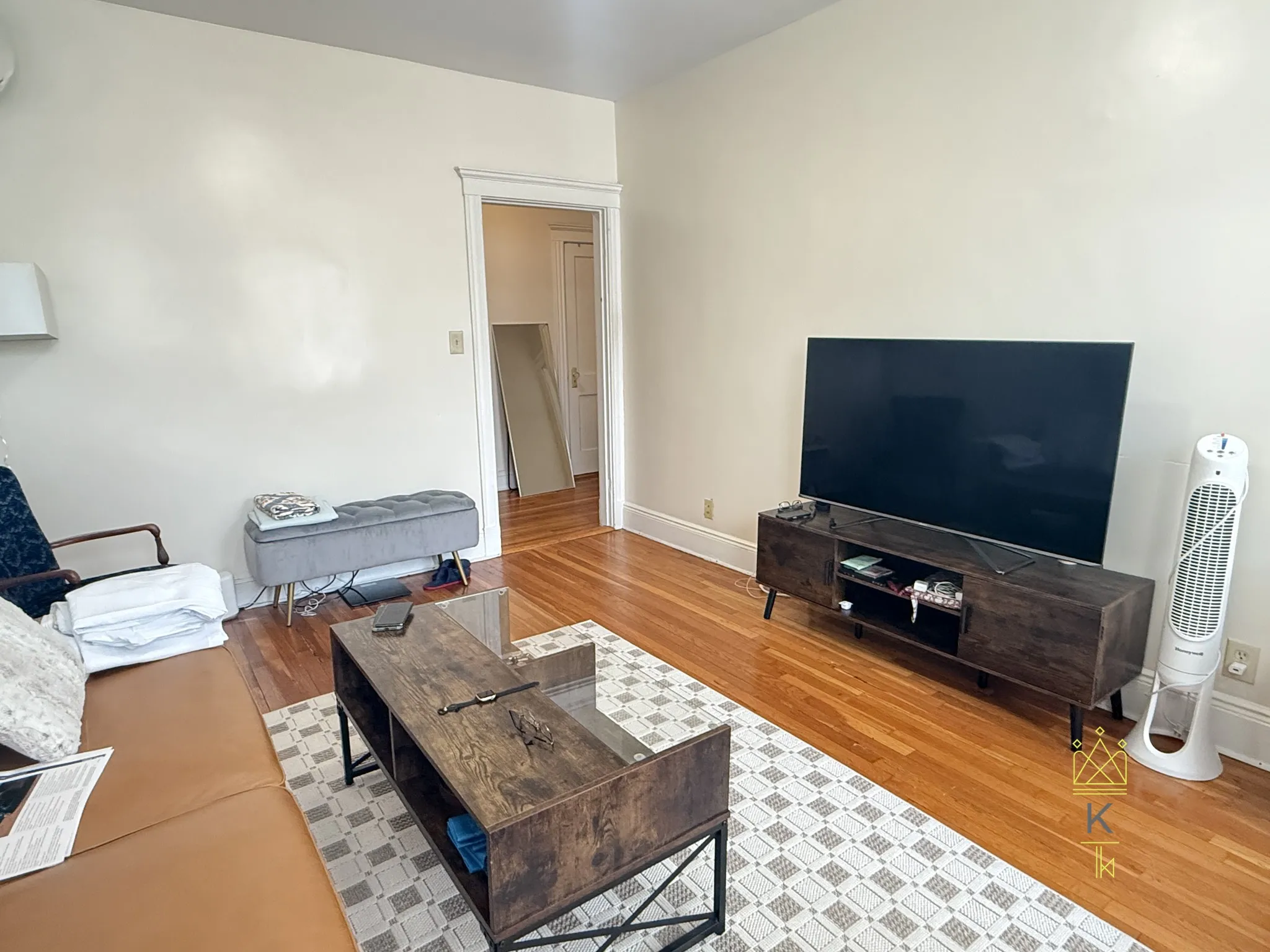2 bed, 1 bath apartment for rent at 84 Sutherland Rd Unit 2, Brighton — photo 2 of 10