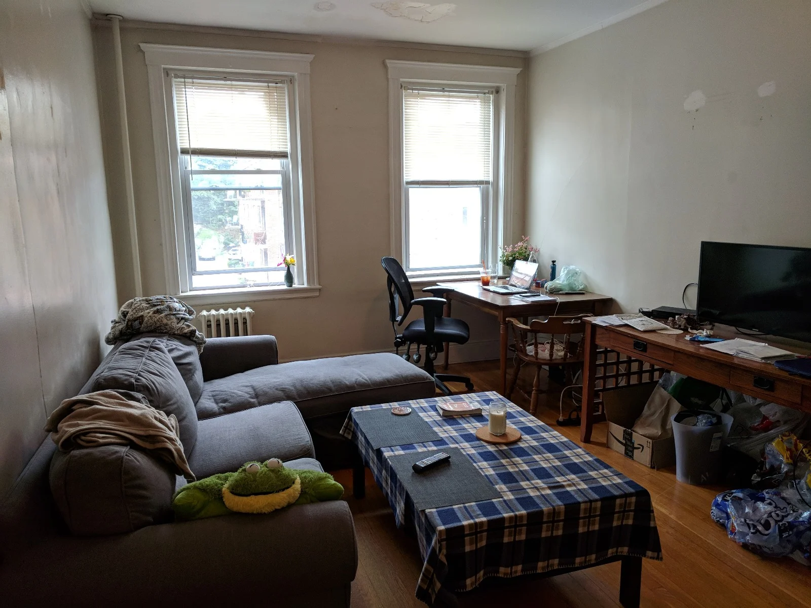 2 bed, 1 bath apartment for rent at 84 Sutherland Rd Unit 6, Brighton — photo 3 of 10