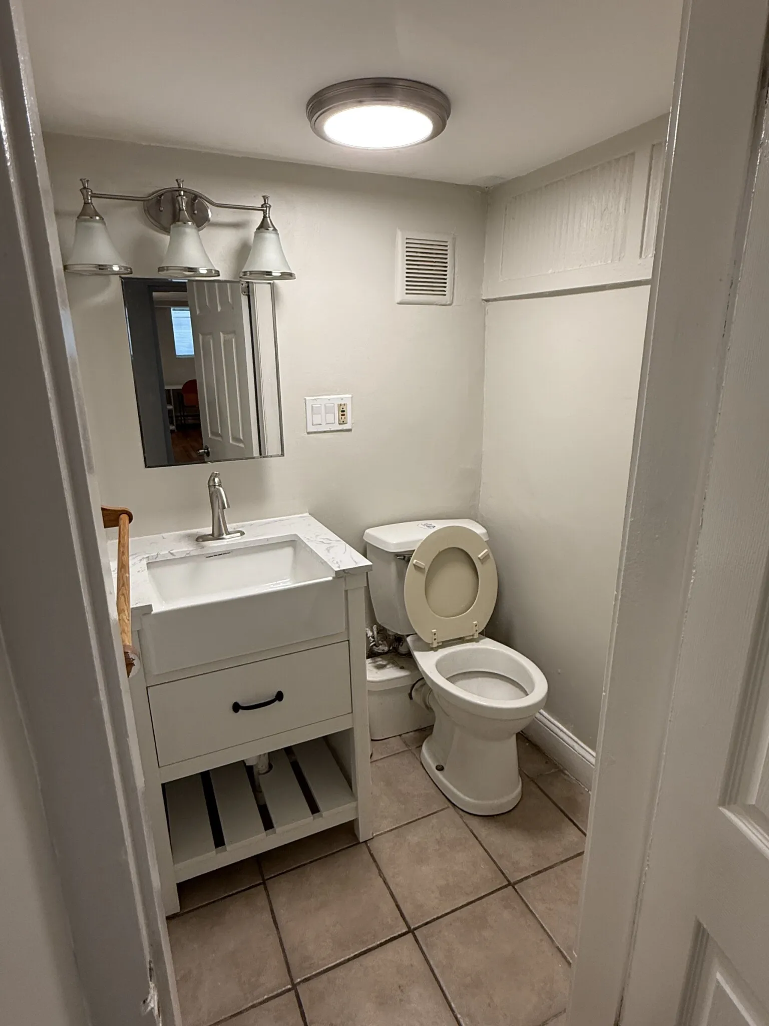 4 bed, 1.5 bath apartment for rent at 84 Thorndike St Unit B, East Cambridge — photo 8 of 8