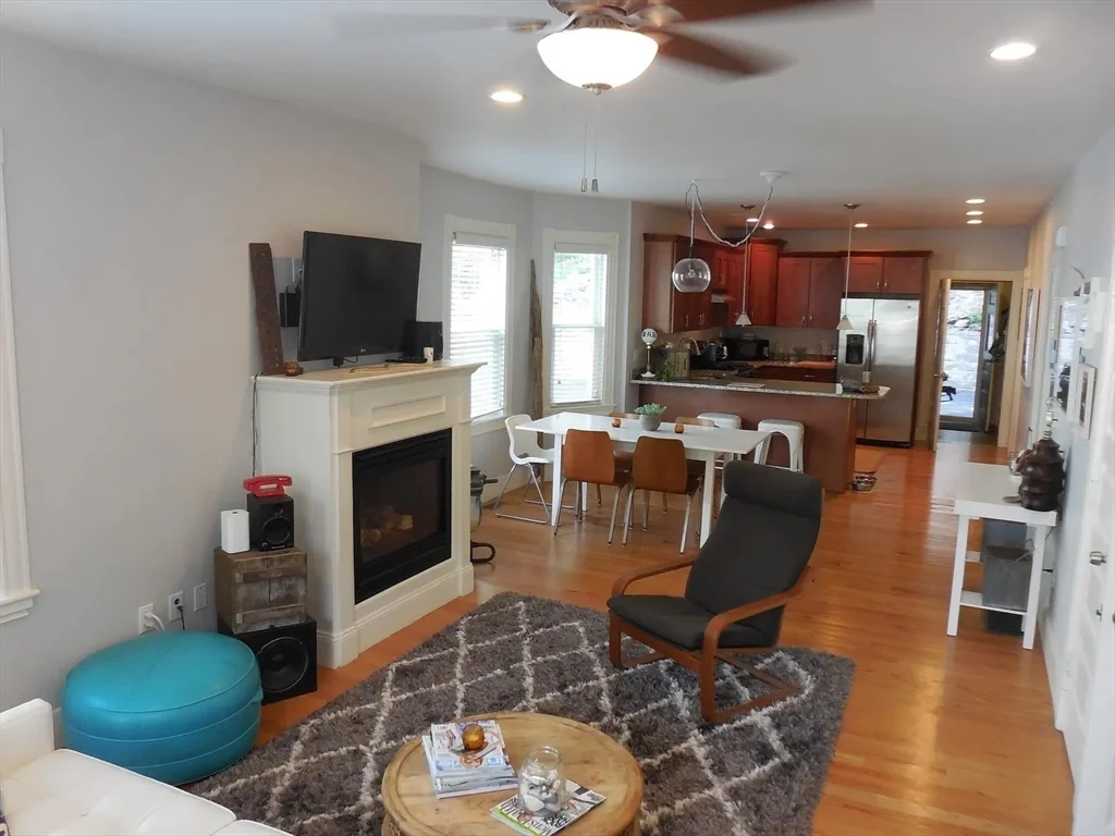 2 bed, 2 bath apartment for rent at 84 Tower Unit 1, Jamaica Plain — photo 3 of 16