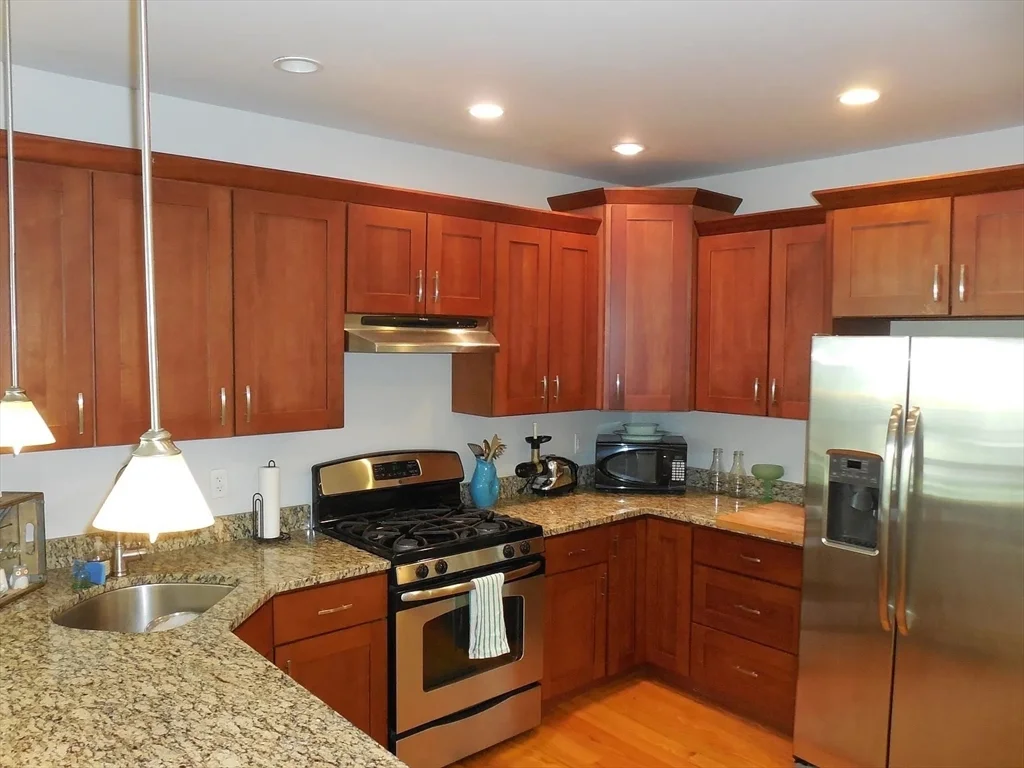 2 bed, 2 bath apartment for rent at 84 Tower Unit 1, Jamaica Plain — photo 5 of 16