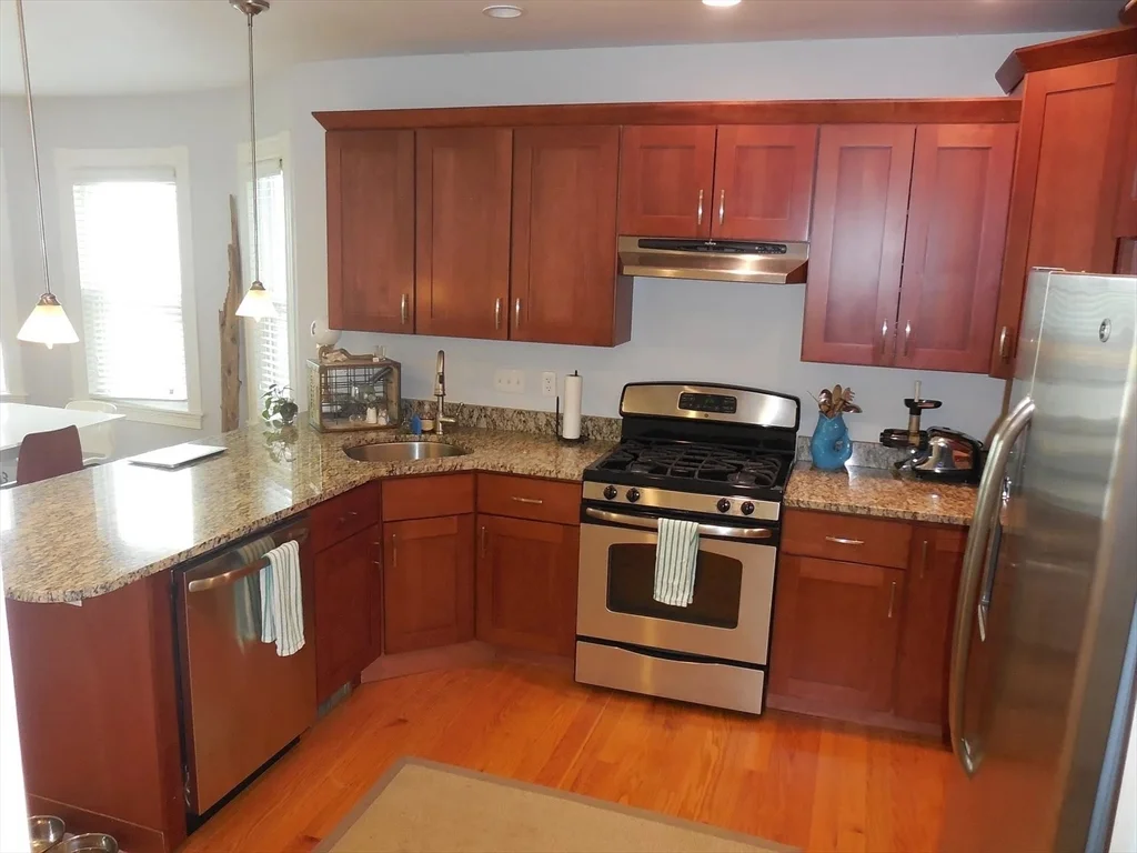 2 bed, 2 bath apartment for rent at 84 Tower Unit 1, Jamaica Plain — photo 6 of 16