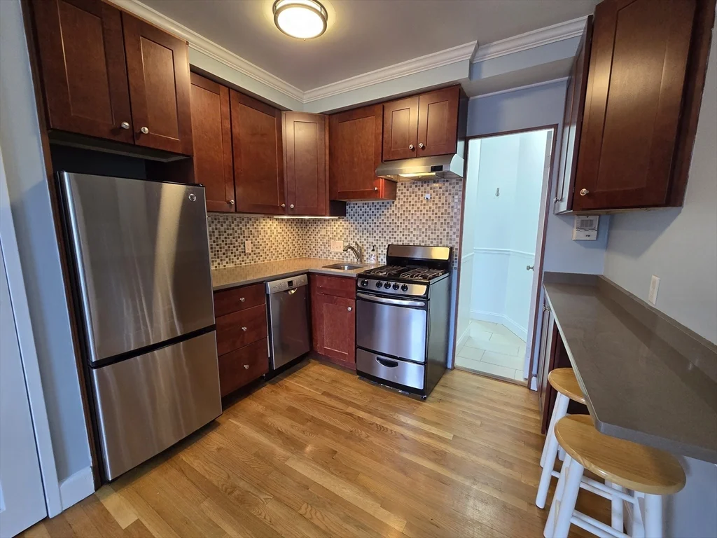 1 bed, 1 bath apartment for rent at 84 W Cedar St Unit 7, Beacon Hill — photo 1 of 4