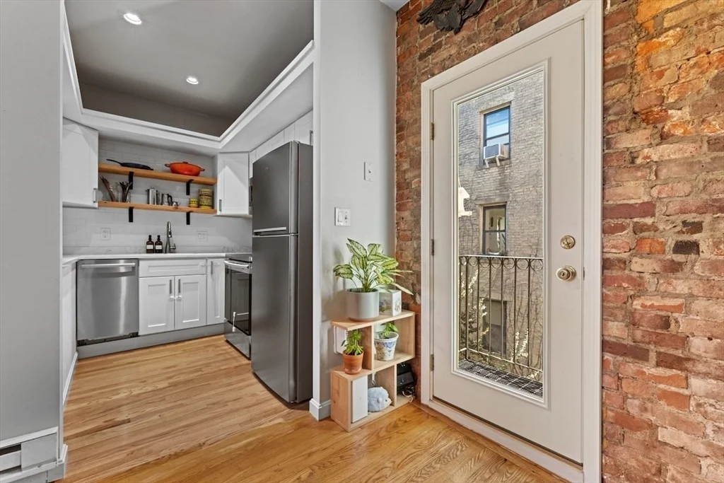 1 bed, 1 bath apartment for rent at 84 W Concord St Unit PH-6, South End — photo 2 of 27