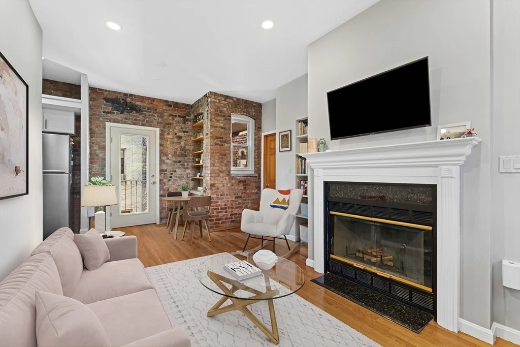 1 bed, 1 bath apartment for rent at 84 W Concord St Unit PH-6, South End — photo 13 of 27