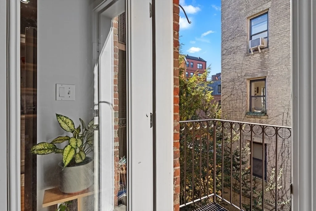 1 bed, 1 bath apartment for rent at 84 W Concord St Unit PH-6, South End — photo 8 of 27