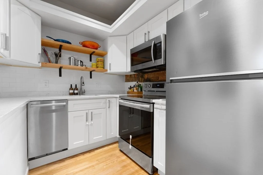 1 bed, 1 bath apartment for rent at 84 W Concord St Unit PH-6, South End — photo 3 of 27