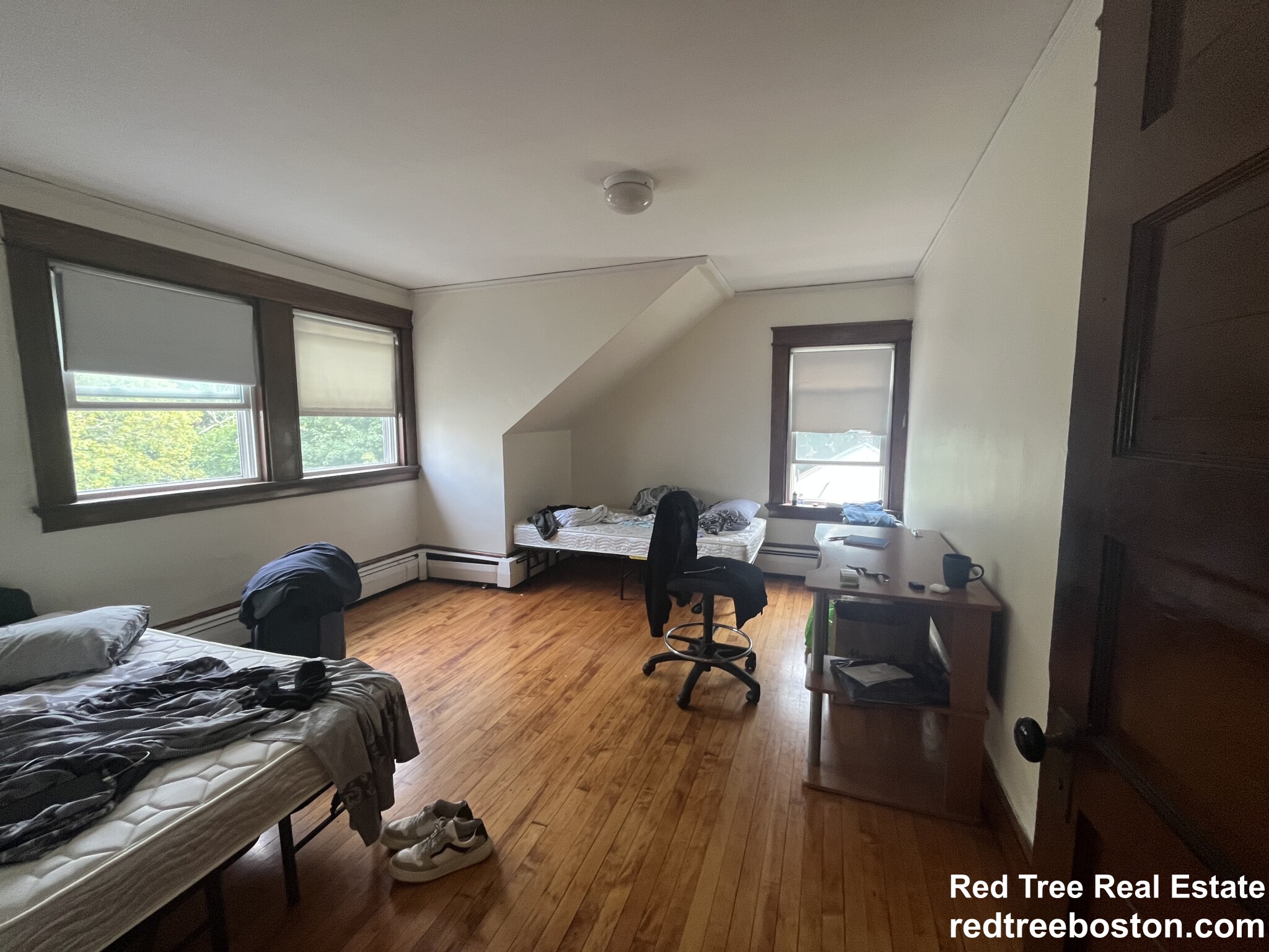 4 bed, 1 bath apartment for rent at 84 Walker St Unit 3, Newtonville — photo 5 of 10