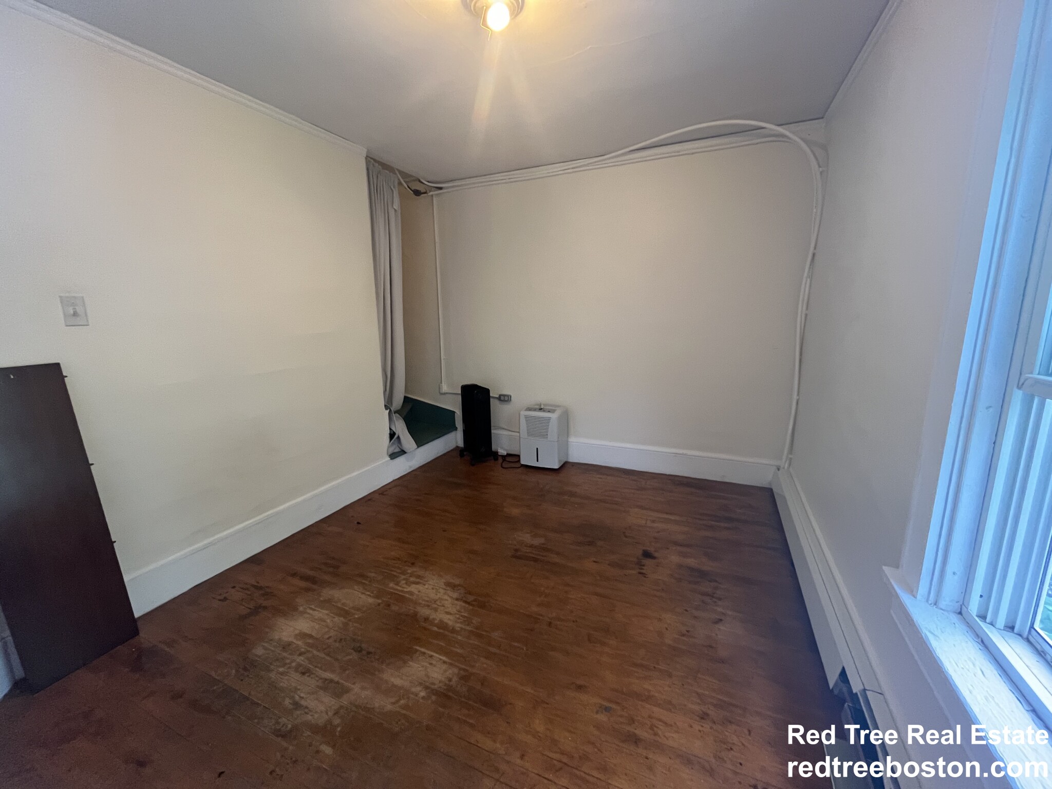 4 bed, 1 bath apartment for rent at 84 Walker St Unit 3, Newtonville — photo 10 of 10