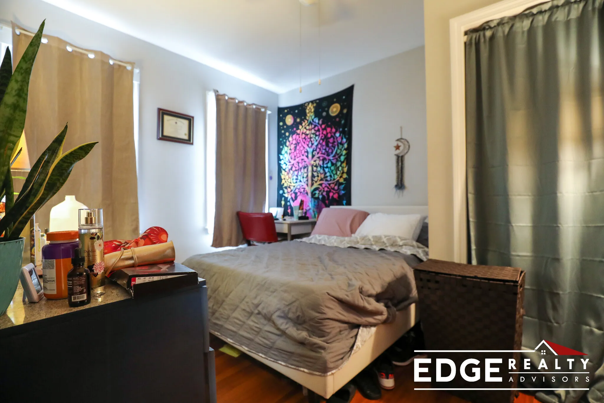 3 bed, 2 bath apartment for rent at 84 Wallingford Rd Unit 1, Brighton — photo 9 of 10