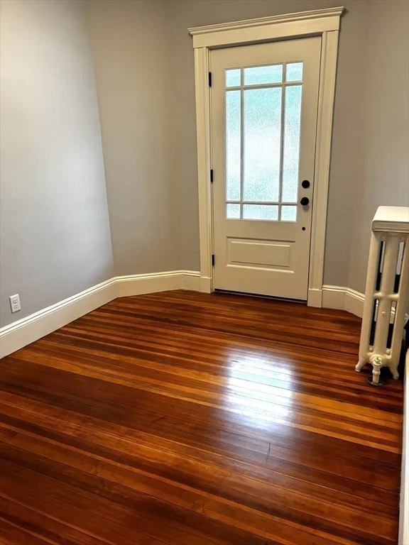2 bed, 1 bath apartment for rent at 840 East Broadway Unit 1, South Boston — photo 8 of 24