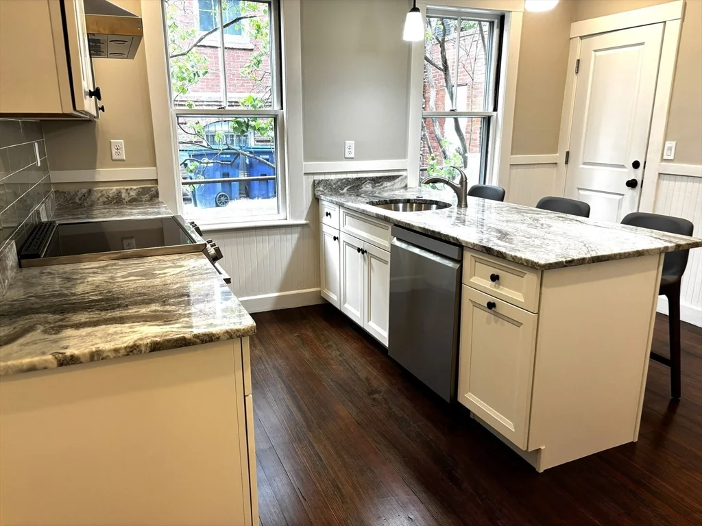 2 bed, 1 bath apartment for rent at 840 East Broadway Unit 1, South Boston — photo 3 of 24
